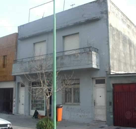 Frente de PEDRAZA, MANUELA 5015 desde la vía pública