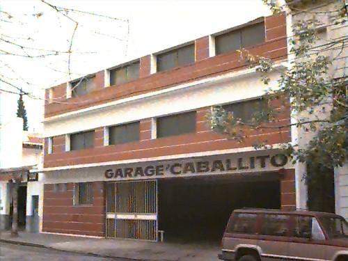 Frente de ESCALADA DE SAN MARTIN, R. 1037 desde la vía pública