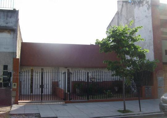 Frente de FONROUGE 2056 desde la vía pública