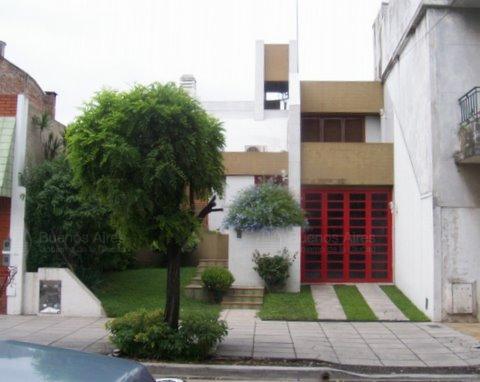 Frente de MIRALLA 2075 desde la vía pública