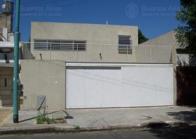 Frente de CORVALAN 1257 desde la vía pública