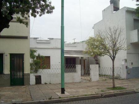 Frente de BASUALDO 1865 desde la vía pública