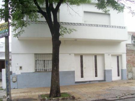 Frente de BASUALDO 1853 desde la vía pública