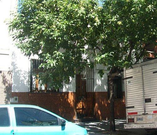 Frente de ESCALADA AV. 867 desde la vía pública