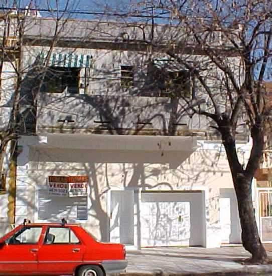Frente de AIZPURUA 3360 desde la vía pública