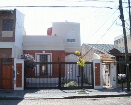 Frente de PAEZ 2659 desde la vía pública
