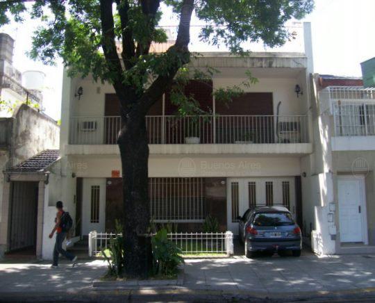 Frente de GRIVEO 4190 desde la vía pública