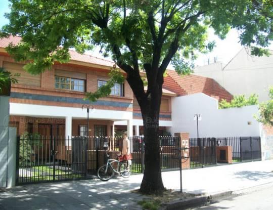 Frente de LOPEZ, CARLOS ANTONIO 4171 desde la vía pública