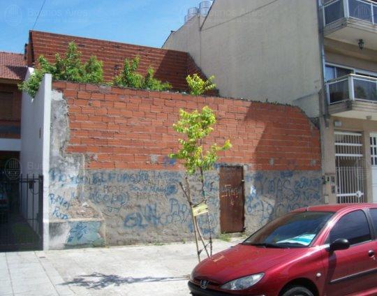 Frente de LOPEZ, CARLOS ANTONIO 4167 desde la vía pública