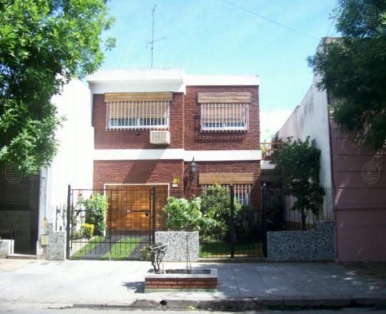 Frente de LOPEZ, CARLOS ANTONIO 4125 desde la vía pública